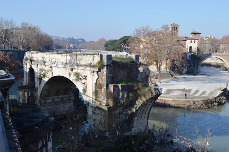 Рим. Руинный мост (Ponte Rotto) 