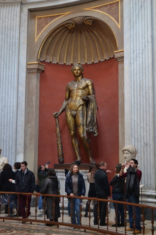 Музеи Ватикана. Позолоченная статуя Геркулеса