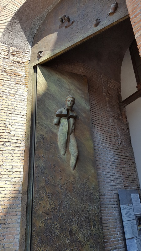 Базилика Санта-Мария-дельи-Анджели. Врата