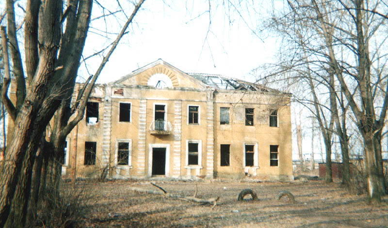 Руины усадьбы в Овцыно
