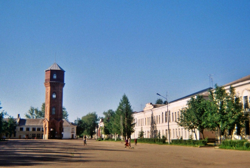 Старая Русса. Соборная площадь с водонапорной башней