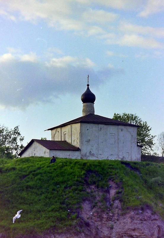 Псков. Церковь Козьмы и Дамиана с Гремячьей горы